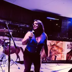 Ouça Kayce Jo, assista a videoclipes, leia a biografia, veja as datas das turnês e mais!