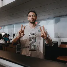 Ascolta Ayvid, guarda video musicali, leggi la biografia, vedi le date del tour & altro!
