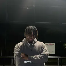 Sowloを聴いたり、ミュージックビデオを鑑賞したり、経歴やツアー日程などを確認したりしましょう！