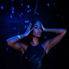 Listen to Sança, watch music videos, read bio, see tour dates & more!