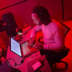 Hör dir VILMONT BEATS an, schau dir Musikvideos an, lies die Biografie, finde Tourdaten und mehr!