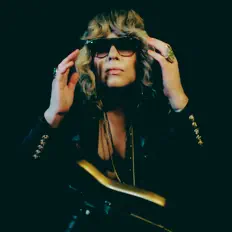 Escucha a Zdan, mira vídeos musicales, lee la biografía, consulta fechas de giras y mucho más.