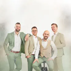 Ouve Kvatropirci, vê vídeos de música, lê a biografia, vê as datas da digressão e muito mais!