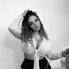Escucha a Princess Ella, mira videos musicales, lee su biografía, consulta las fechas de las gira y más.