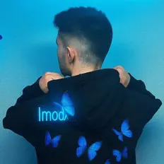 Hör dir ImodXblue an, schau dir Musikvideos an, lies die Biografie, finde Tourdaten und mehr!