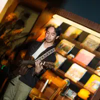 undefined을(를) 듣고, 뮤직 비디오를 보고, 약력을 읽고, 투어 일정 등을 확인하세요!