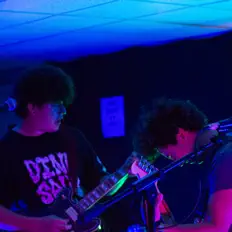 Escucha a Whatnot, mira videos musicales, lee su biografía, consulta las fechas de las gira y más.