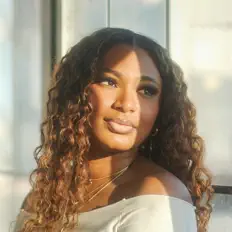 Ouve Christelle Pascal, vê vídeos de música, lê a biografia, vê as datas da digressão e muito mais!