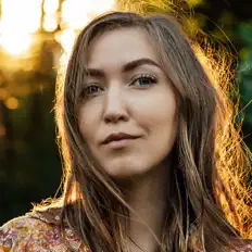 Spa Treatment सुनें, म्यूज़िक वीडियो देखें, बायो पढ़ें, दौरे की तारीखें और बहुत कुछ देखें!