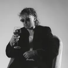 Dengarkan Spencer Diamond, tonton video musik, baca bio, lihat tanggal tur & lainnya!