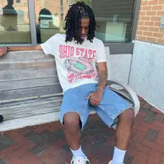 Escucha a maj!, mira vídeos musicales, lee la biografía, consulta fechas de giras y mucho más.