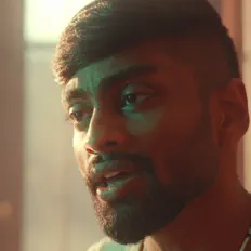 Binura Methsaraを聴いたり、ミュージックビデオを鑑賞したり、経歴やツアー日程などを確認したりしましょう！