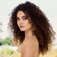 Dengarkan undefined, tonton video musik, baca bio, lihat tanggal tur & lainnya!