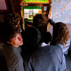 聆聽 The Guest List、觀看音樂影片、閱讀小傳、查看巡演日期等！