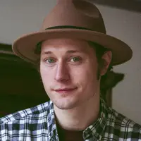 undefined을(를) 듣고, 뮤직 비디오를 보고, 약력을 읽고, 투어 일정 등을 확인하세요!