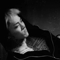 Ouça LEX, assista a videoclipes, leia a biografia, veja as datas das turnês e mais!