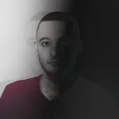 聆聽 Trinijty、觀看音樂影片、閱讀小傳、查看巡演日期等！