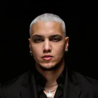 Dengarkan undefined, tonton video musik, baca bio, lihat tanggal tur & lainnya!