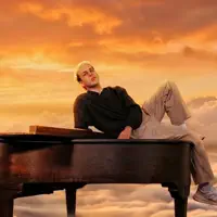 Hör dir undefined an, schau dir Musikvideos an, lies die Biografie, finde Tourdaten und mehr!