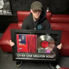 Lil' Eric dinle, müzik videolarını izle, biyografisini oku, tur tarihlerini ve daha fazlasını gör!