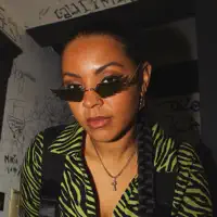 undefined: песни, клипы, биография, даты выступлений и многое другое.