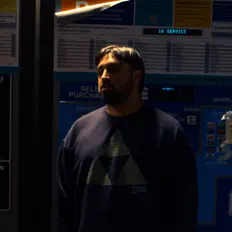 收听 Shahrukh、观看音乐视频、阅读小传、查看巡演日期等 ！