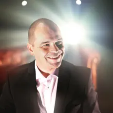 Listen to Sam Verhoeven, watch music videos, read bio, see tour dates & more!