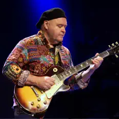 Ouve Peter O'Mara, vê vídeos de música, lê a biografia, vê as datas da digressão e muito mais!