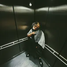 Luister naar K!LL VILLA, bekijk muziekvideo's, lees de bio, bekijk de tourdata, en meer!