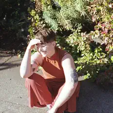 Dengarkan Katy & the Null Sets, tonton video musik, baca bio, lihat tanggal tur & lainnya!