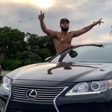 Cairoを聴いたり、ミュージックビデオを鑑賞したり、経歴やツアー日程などを確認したりしましょう！