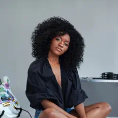 Dengarkan Evan Nicole Bell, tonton video musik, baca bio, lihat tanggal tur & lainnya!