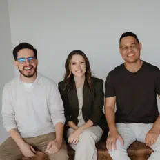 聆聽 Emaús Music、觀看音樂影片、閱讀小傳、查看巡演日期等！