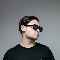 聆聽 Josh Diaz、觀看音樂影片、閱讀小傳、查看巡演日期等！