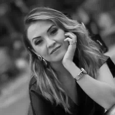 Poslechněte si interpreta Angela Fonte, sledujte hudební videa, přečtěte si životopis, podívejte se na data turné a další informace.