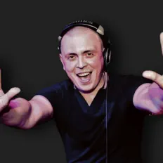 Escucha a NAVOLO, mira videos musicales, lee su biografía, consulta las fechas de las gira y más.