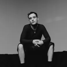 Poslechněte si interpreta MAGNA, sledujte hudební videa, přečtěte si životopis, podívejte se na data turné a další informace.