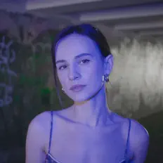 Dengarkan Euphoria, tonton video musik, baca bio, lihat tanggal tur & lainnya!