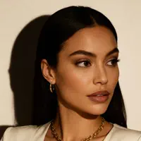 Escucha a undefined, mira vídeos musicales, lee la biografía, consulta fechas de giras y mucho más.