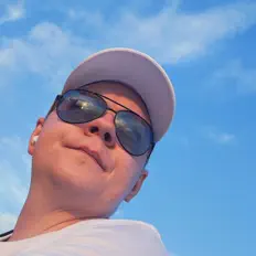Poslechněte si interpreta Tony Irrmani, sledujte hudební videa, přečtěte si životopis, podívejte se na data turné a další informace.