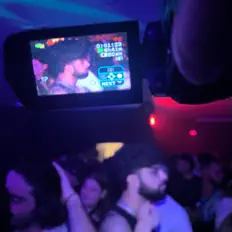 Ouça YWM, assista a videoclipes, leia a biografia, veja as datas das turnês e mais!