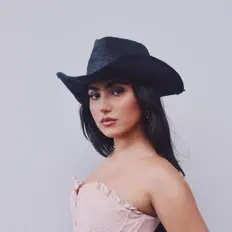 Ascolta Mariangela, guarda video musicali, leggi la biografia, vedi le date del tour & altro!