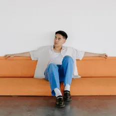 Escucha a Benzer, mira videos musicales, lee su biografía, consulta las fechas de las gira y más.