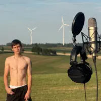 Dengarkan undefined, tonton video musik, baca bio, lihat tanggal tur & lainnya!