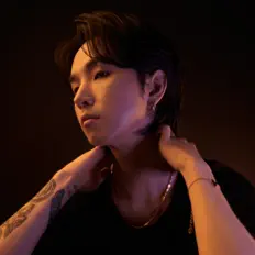 Keylightを聴いたり、ミュージックビデオを鑑賞したり、経歴やツアー日程などを確認したりしましょう！