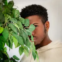 Posłuchaj wykonawcy undefined, obejrzyj teledyski, przeczytaj biografię, zobacz daty tras koncertowych i nie tylko!