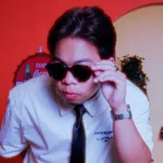 Please Magic सुनें, म्यूज़िक वीडियो देखें, बायो पढ़ें, दौरे की तारीखें और बहुत कुछ देखें!