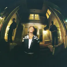 收听 Alleyknock、观看音乐视频、阅读小传、查看巡演日期等 ！