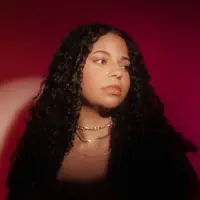 Écoutez undefined, regardez des vidéoclips, lisez la biographie, consultez les dates de tournée et plus encore !