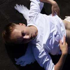 Escucha a Dimonzik, mira videos musicales, lee su biografía, consulta las fechas de las gira y más.